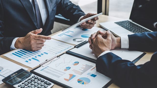 Banking & Finance
